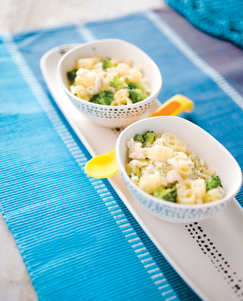 Cheesy chicken and broccoli bake