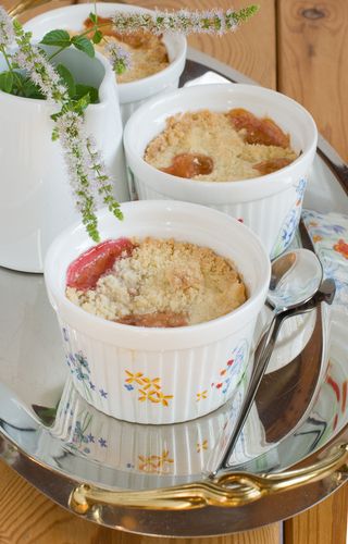 Mini peach crumbles