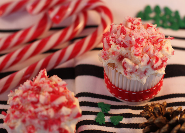 Peppermint angel food cakes