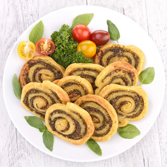 Pesto cheese pinwheels