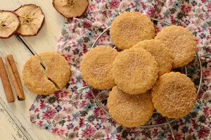 Spiced apple biscuits