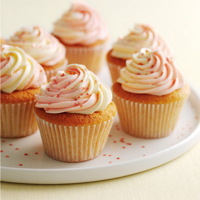 Vanilla cupcakes with swirly icing