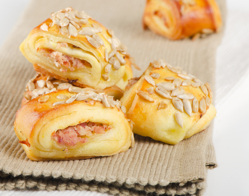 Miniature sausage rolls 