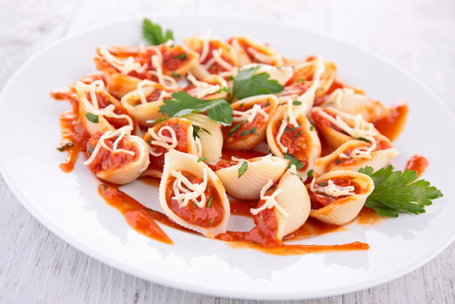 Pasta with a tomato and mint sauce