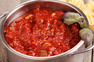 Aubergine and tomato sauce