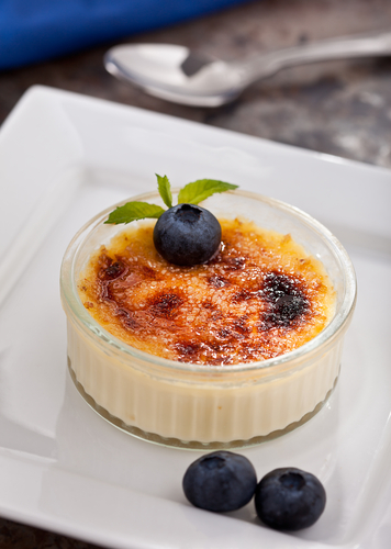 Blueberry crème brulee