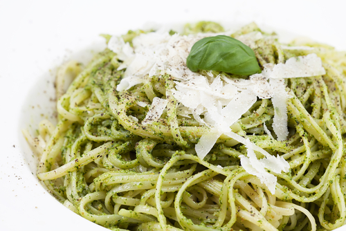 Avocado pesto and spaghetti