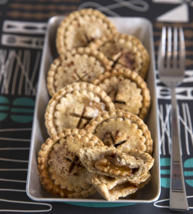 Honey and walnut ‘three-bites’ pies