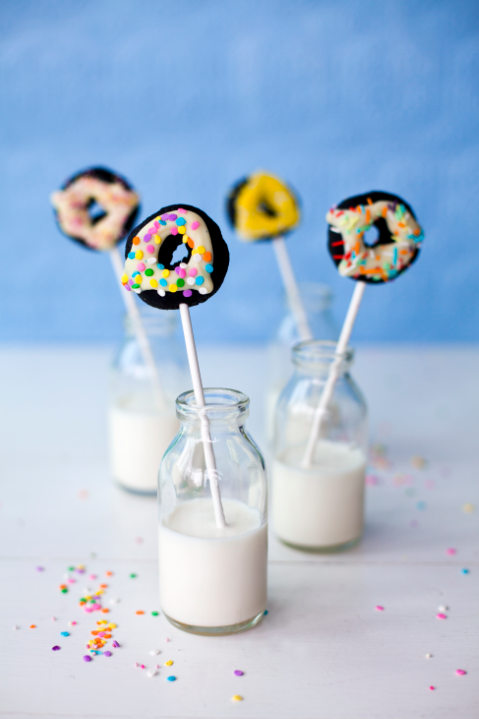 Doughnut cake pops