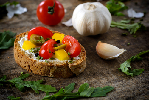 Bruschetta with cream cheese