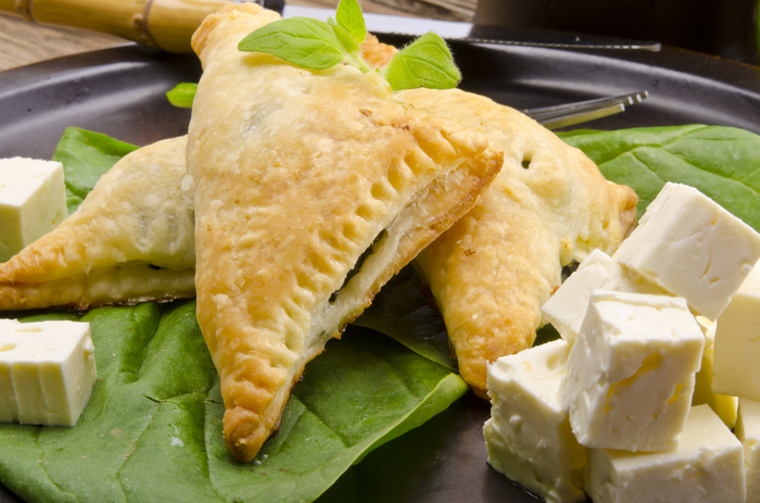 Mini spinach, feta and mushroom pastry