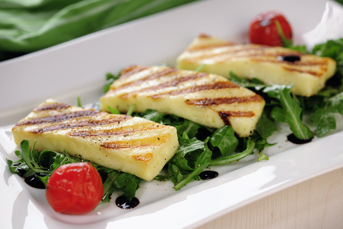 Grilled halloumi cheese