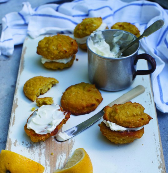 Lemon whoopie pies