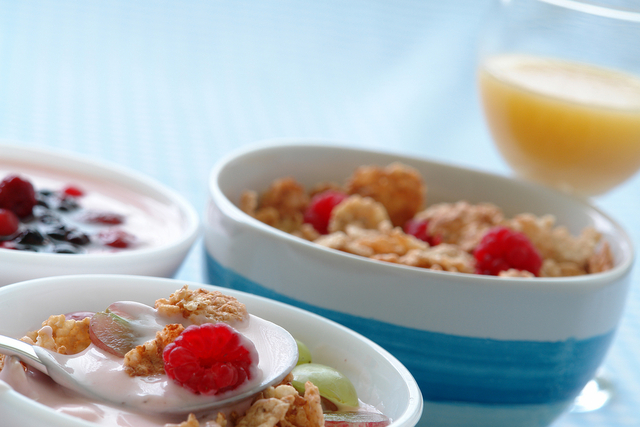 Fruit and yoghurt pots