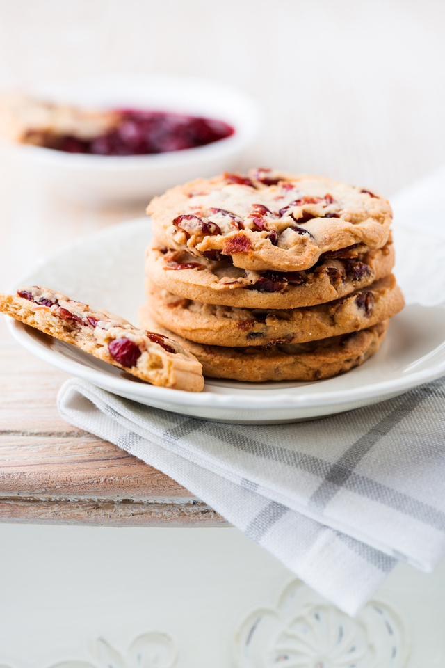 Berry oat biscuits