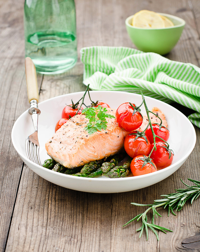 Salmon with roasted asparagus