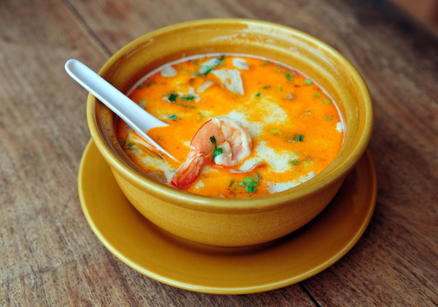 Asian noodle soup with prawns 