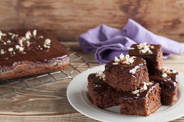 Sticky chocolate cakes