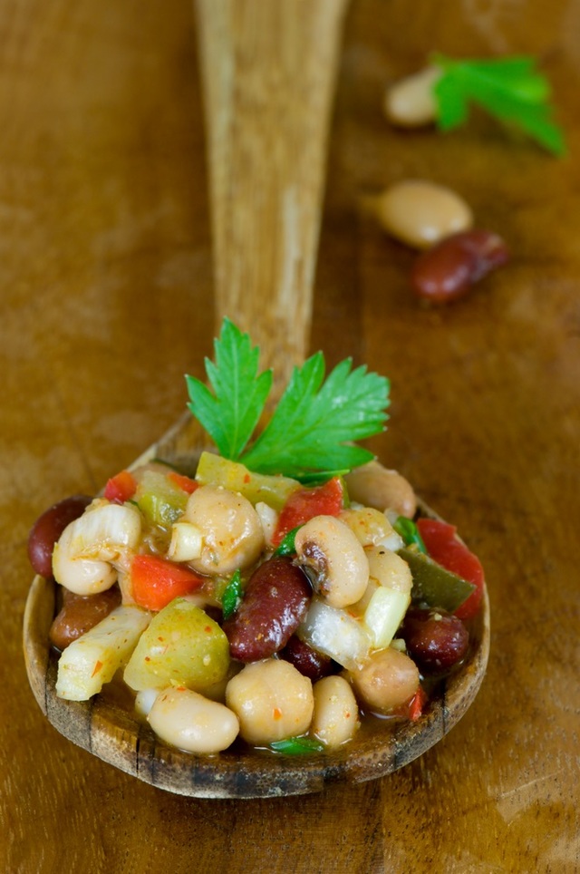 Mixed bean and parsley salad