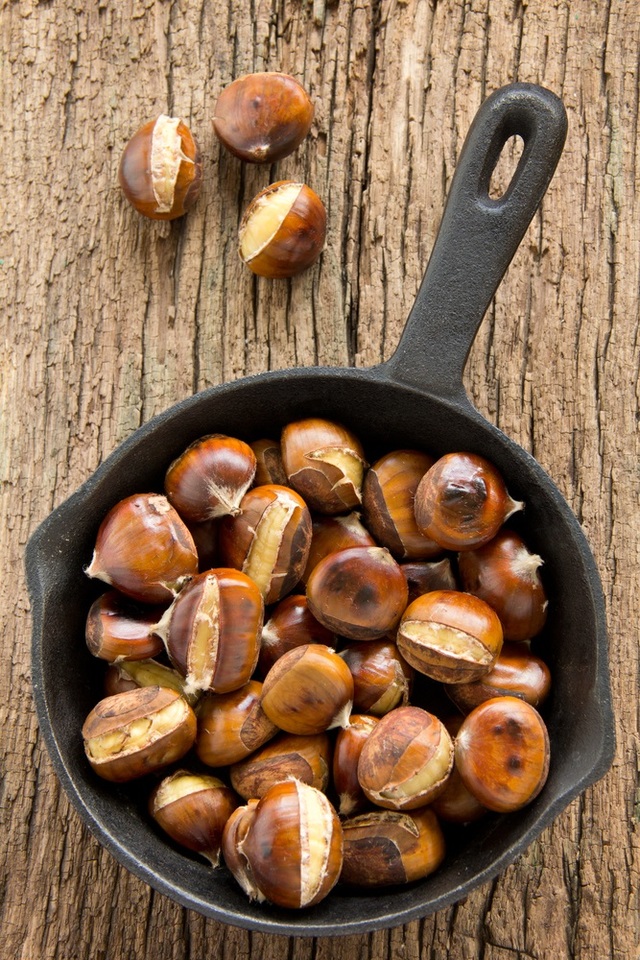 Roast chestnuts