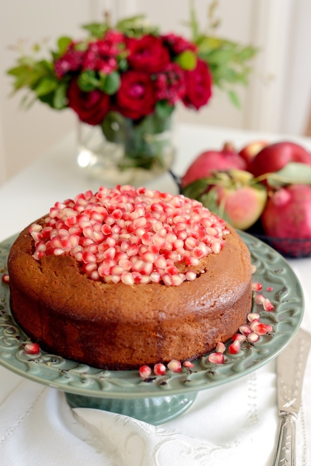 Pomegranate cake