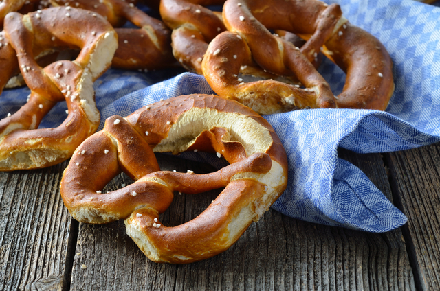 Pretzel dippers