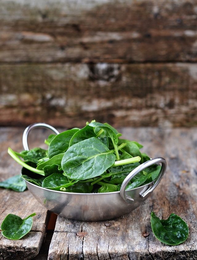 Spinach and white bean salad with bacon