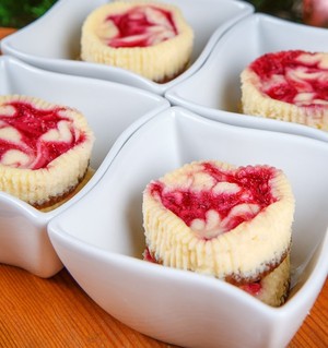 Mini berry cheesecakes