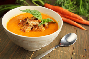 Creamy honeyed carrot soup