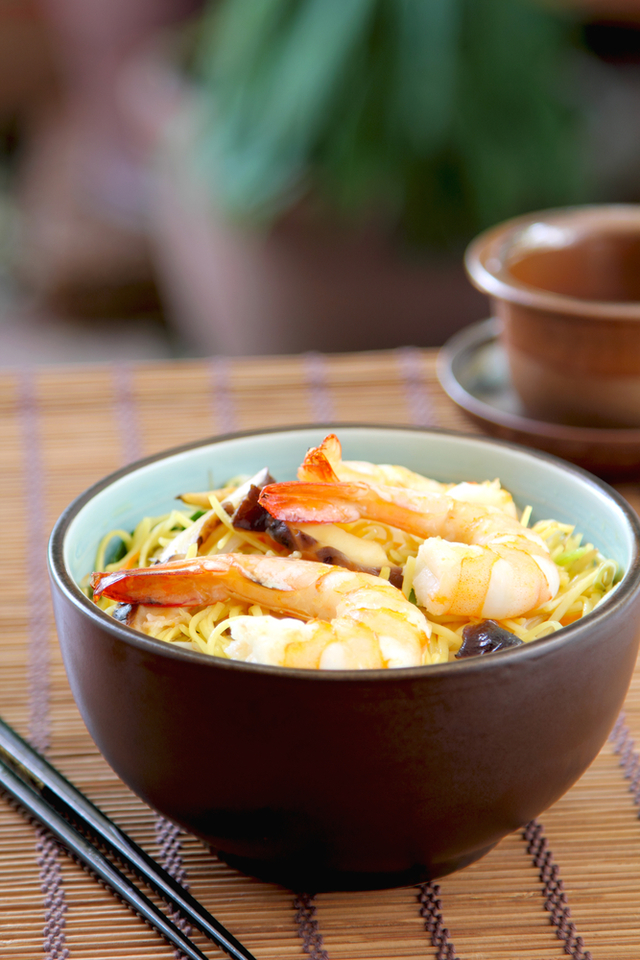 Stir-fry prawns with mushrooms