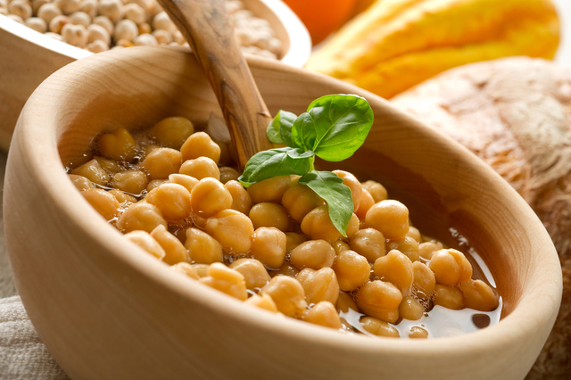 Chickpeas in broth