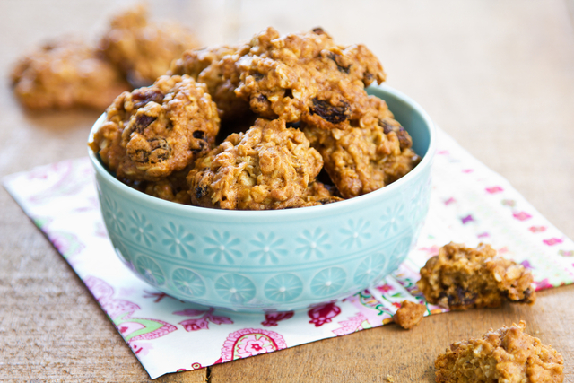 Oat and orange cookies