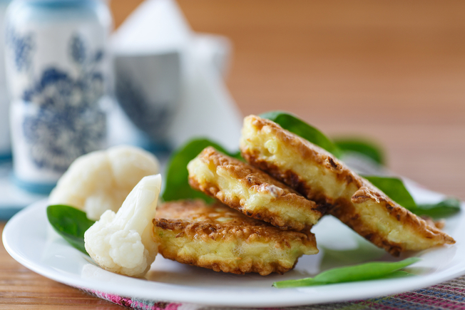 Cauliflower with cheese fritters 