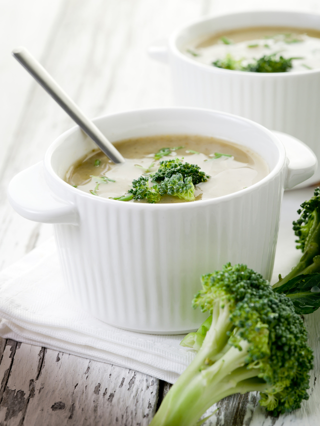 Blue cheese and broccoli soup