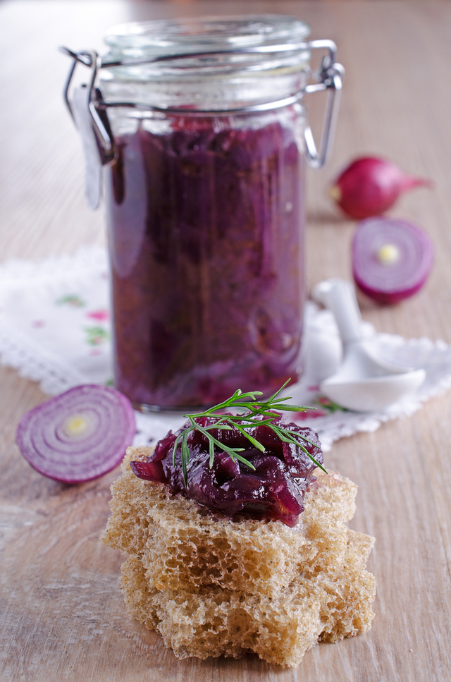 Red onion relish