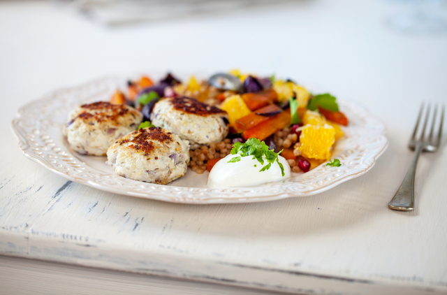 Turkey burgers with roast vegetable salad