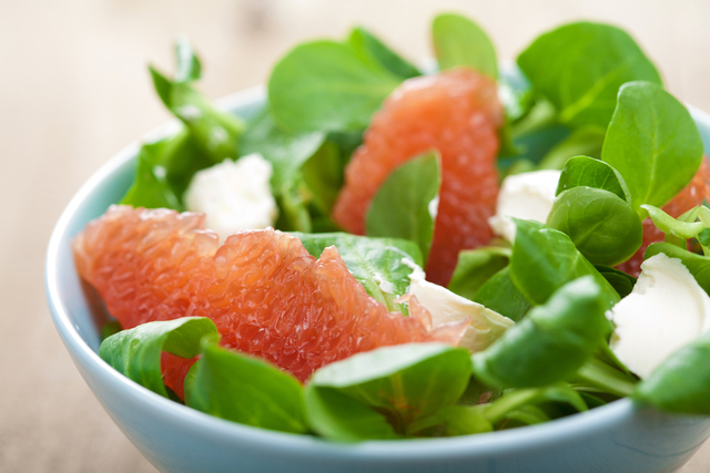 Pink grapefruit and mixed greens salad 