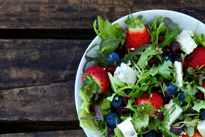 Rocket salad with mixed berries | MummyPages.ie