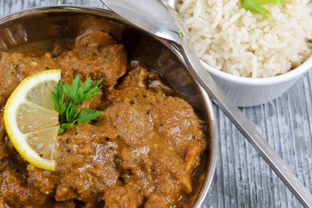 Slow cook pork vindaloo 