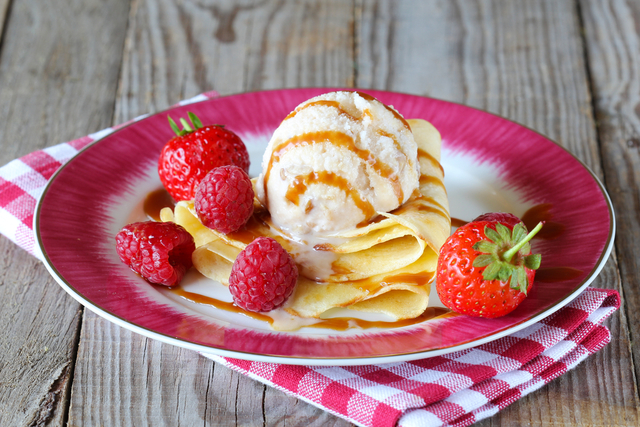 Cinnamon Pancakes with HB Caramel Cinnamon Waffle Ice cream