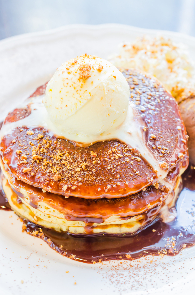 Cardamom hotcakes with HB Honeycomb Ice Cream