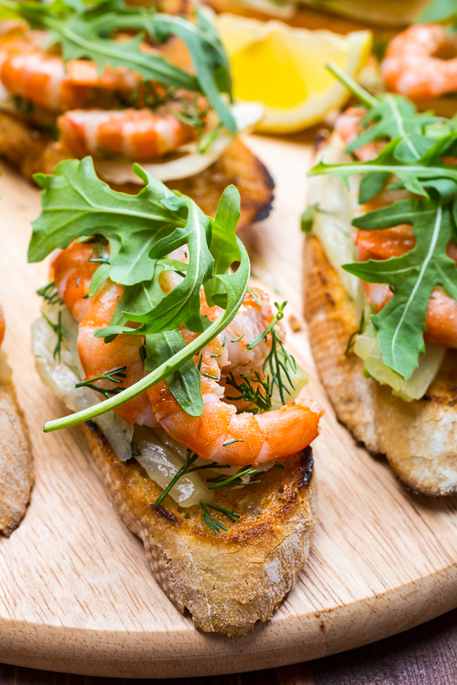 Prawn bruschetta with a fennel and lemon salad