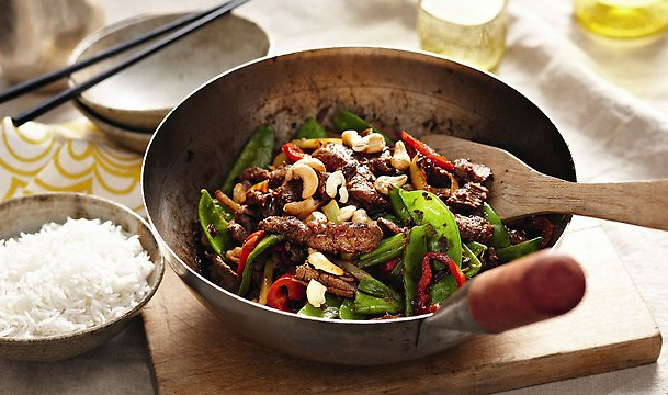 Stir-fried beef with snow peas, black beans and chilli