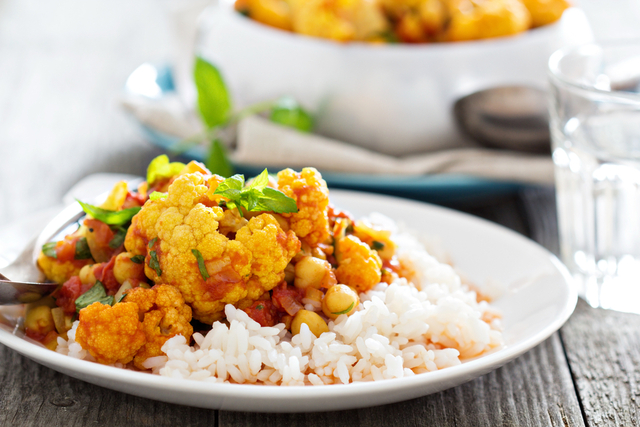 Vegetable Balti with rice and garlic naan 