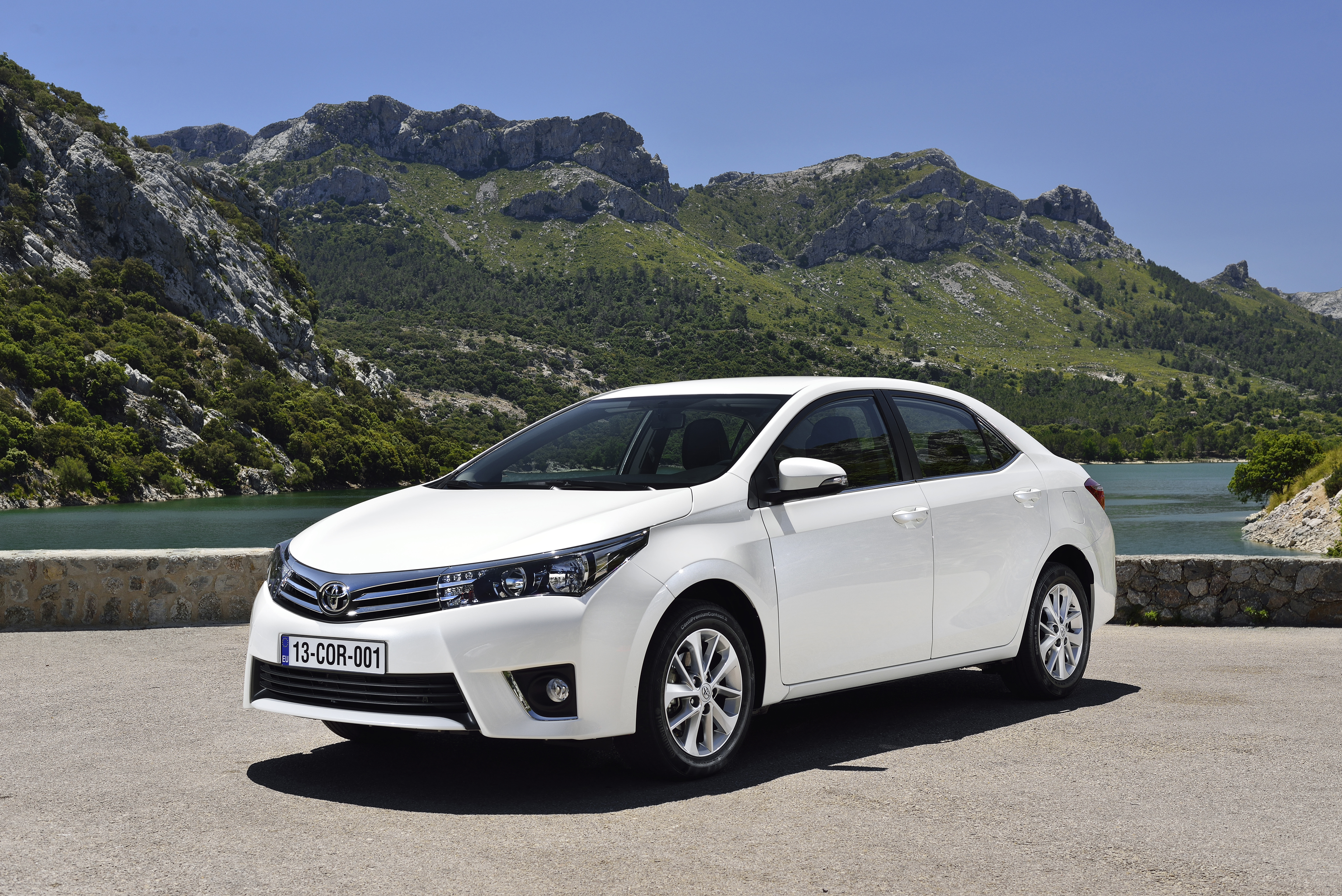 Family car review Toyota Corolla 1.4 diesel