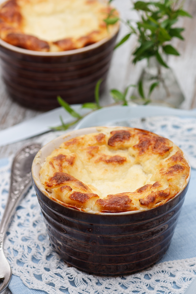 Goat cheese and broccoli soufflé