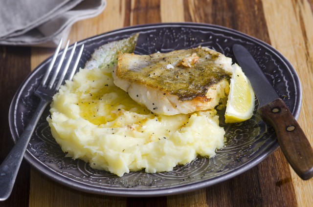 Fish grills with creamy mash