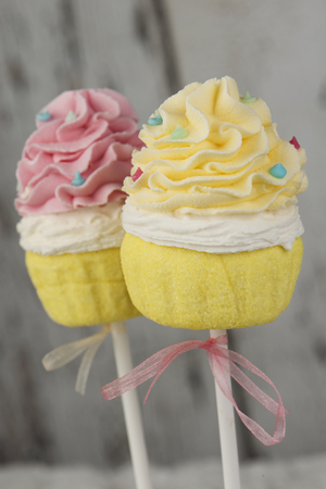 Easter muffin lollies