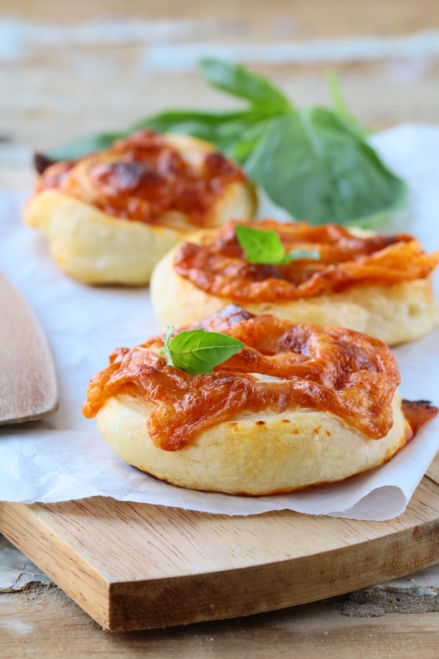 Mini me pizza pies