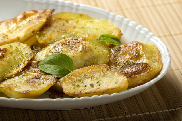 Crispy herb and lemon potatoes 